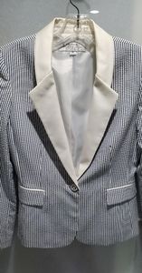 Tahari blazer